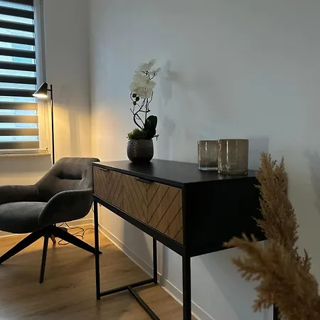 Feelgood 55, Elegantes In Magdeburg, Nur 1,8 Km Von Getec-arena Und Stadion Entfernt, Inklusive Parkplatz Und Netflix, Tierische Begleiter Willkommen * Magdeburg