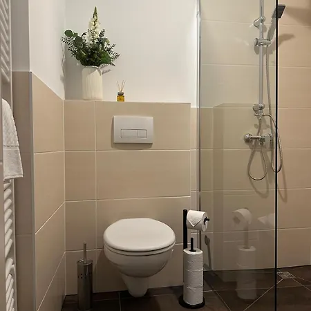 Apartment Feelgood 55, Elegantes In Magdeburg, Nur 1,8 Km Von Getec-arena Und Stadion Entfernt, Inklusive Parkplatz Und Netflix, Tierische Begleiter Willkommen