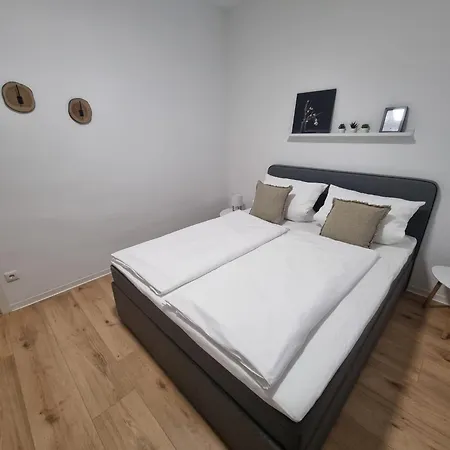 Feelgood 55, Elegantes In Magdeburg, Nur 1,8 Km Von Getec-arena Und Stadion Entfernt, Inklusive Parkplatz Und Netflix, Tierische Begleiter Willkommen * Magdeburg